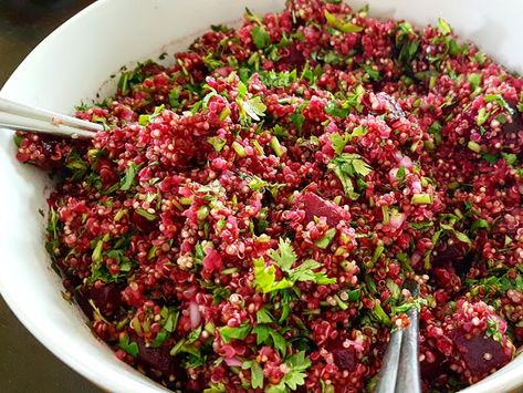 Tabouli Salad Quinoa, Quinoa Salad Feta, Quinoa Chickpea Salad, Raw Onion, Cook Quinoa, Beetroot Recipes, Beet Salad Recipes, Raw Beets, Beetroot Salad