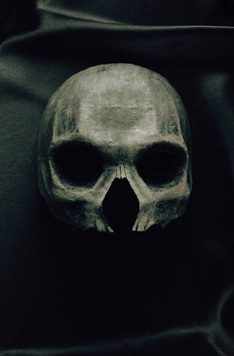 DeathEater's mask - GoF II by satanaya Deatheater Mask, Deatheaters Aesthetic, Cosplay Facil, Marauders Characters, Diy Harry Potter Crafts, Arthur Weasley, Dark Wizard, Mask Aesthetic, Boho Art Drawings