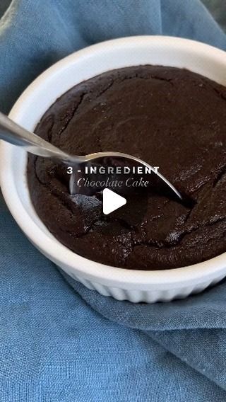 keto | low carb | weight loss on Instagram: "3 ingredient chocolate cake 🍰   Recipe by @lilsipper   Ingredients:  -1 apple -1 egg -1/3 cup unsweetened cocoa powder  Instructions:  Blend above ingredients, pour in a greased dish and bake in an oven at 350 F for 30 minutes.  #chocolatecake #cake #easytobake #lowcarb #lowcarbdiet #chocolatecakerecipe #cakerecipe #ketodessert #dessertrecipe #easydessertrecipe #keto #fy" Apple And Chocolate Cake, 3 Ingredients Chocolate Cake, Chocolate Cake Made With Apples, 3 Ingredient Chocolate Apple Cake, Apple Egg Cocoa Cake, 3 Ingredient Chocolate Cake, Chocolate Apple Cake, Apple Chocolate Cake, 3 Ingredient Apple Cake