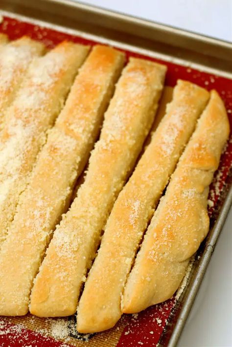 Little Caesars Crazy Bread Recipe, Little Caesars Crazy Bread, Crazy Bread Recipe, Butter Cabbage, Instant Pot Bread, Instant Pot Side Dishes, Crazy Bread, Bread Stick, Pot Bread