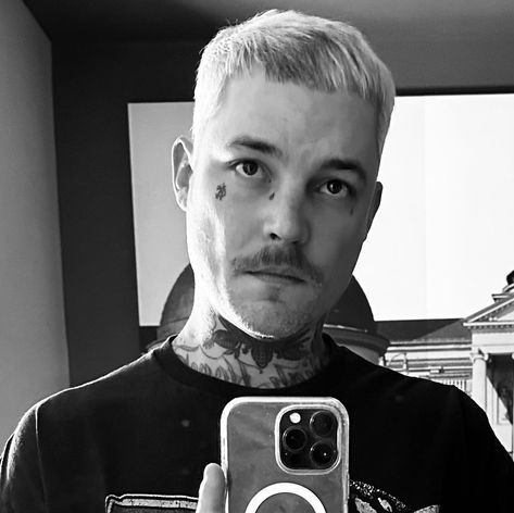 Ahren Stringer, Men Short Hair Fade, Amity Affliction, The Amity Affliction, Skater Boy, Set Me Free, Mens Hairstyles Short, Short Hair, Short Hair Styles