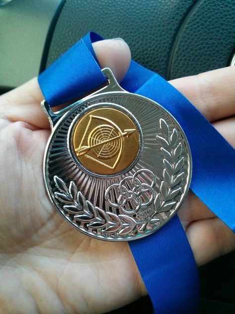 Medals Aesthetic, Archery Trophy, Archery Medal, Olympic Archery, Archery Aesthetic, Archery Training, Archery Competition, Award Ideas, Sports Medals