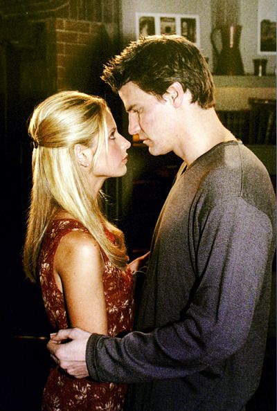 Buffy and Angel \\ Episode - I Will Remember You Angel And Buffy, I Will Remember You, David Boreanaz, Buffy Summers, Joss Whedon, Promotional Image, Tv Couples, Sarah Michelle Gellar, Buffy The Vampire