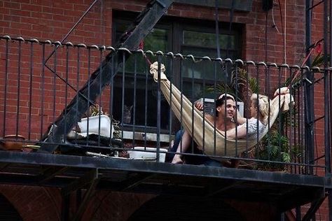 Apartment Balcony Garden, Trendy Apartment, Nyc Girl, Fire Escape, Apartment Plans, New York Apartment, Lower East Side, Newsies, Nyc Apartment