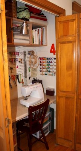 Gwenny Penny: My New Sewing Closet! Sewing Tools Storage, Sewing Closet, Closet Revamp, Sewing Nook, Craft Room Closet, Craft Closet Organization, Thread Organizer, Sewing Station, Craft Closet