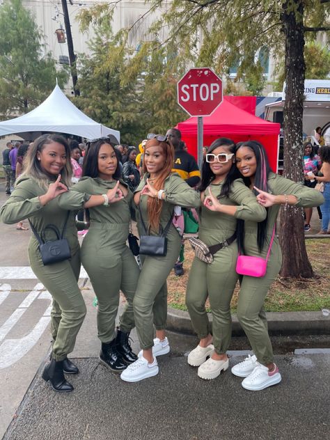 Hbcu Yard Fits, Hbcu Homecoming Outfits Tailgate Fall, College Football Game Outfit Hbcu, Hbcu Homecoming Outfits Tailgate, Hbcu Majorette Aesthetic, Hbcu Majorette Uniforms, Hbcu Homecoming Outfits, Hbcu Homecoming, Tailgate Outfit