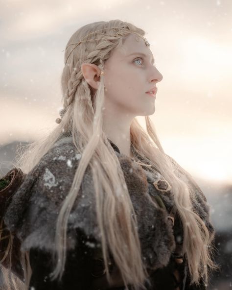 Hopefully just a few snows left before we get ACTUAL spring hahahaha 🤞🏼 😬 @picturesorcery @elmarqueslarpshop #lotr #lordoftherings #elfcosplay #elfcore #fantasycore Elsweyr Aesthetic, Lotr Elf Aesthetic, Mirkwood Aesthetic, Elves Aesthetic, Hobbit Oc, Lotr Elf, Elf Aesthetic, Elf Cosplay, The Hobbit