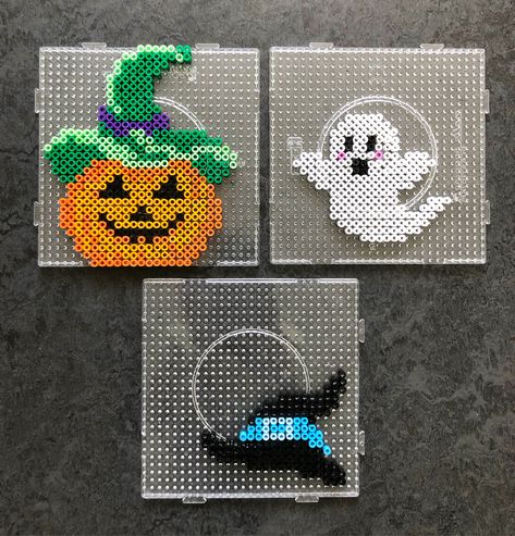 Halloween Hama Beads Patterns, Hama Beads Halloween, Nerdy Perler Beads, Halloween Perler, Uhyggelig Halloween, 3d Perler Bead, Pony Bead Patterns, Hama Beads Design, Perler Crafts