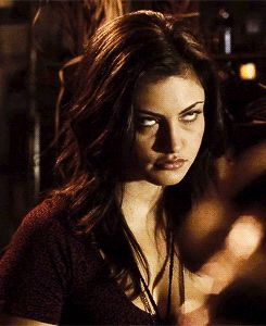 The Secret Circle Faye, Secret Circle Faye, Circle Gif, Faye Chamberlain, Phoebe Tonkin Gif, The Secret Circle, Secret Circle, Avengers 1, Phoebe Tonkin