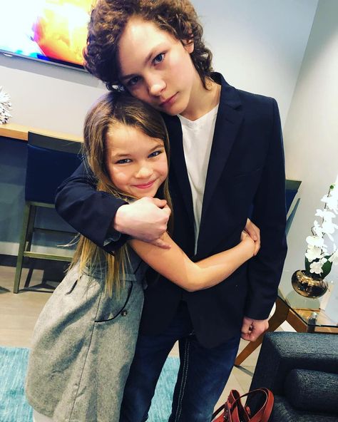 Young Sheldon Cast, Montana Jordan, Raegan Revord, Missy Cooper, Beach Best Friends, George Young, Young Sheldon, Love My Best Friend, Goofy Pictures