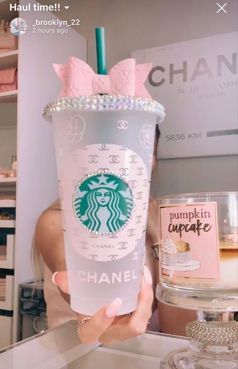 Brooklynxo Bedazzled Ideas, Starbucks Photo, Copo Starbucks, Bling Cups, Starbucks Cup Design, Starbucks Cup Art, Starbucks Design, Trendy Water Bottles, Starbucks Diy