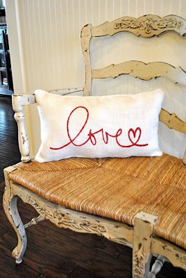 That Village House: Burlap Valentine Pillow Pillow Wraps, Creative Pillows, Diy Valentine's Day Decorations, Valentines Pillows, The Word Love, Valentines Decor, Word Love, Halloween Pillows, Sewing Pillows