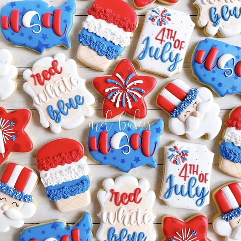 Melissa Wilson on Instagram: “Happy Fourth! ❤️🤍💙 . . #FourthOfJuly #FourthOfJulyCookies #4thOfJuly #4thOfJulyCookies #RedWhiteAndBlue #IceCream #IceCreamCookies…” 4th Of July Cookies Decorated, Firecracker Birthday, Patriotic Sugar Cookies, 4th Of July Cookies, Patriotic Cookies, Holidays 2023, Decorative Cookies, Sugar Cookie Royal Icing, 4th Of July Desserts