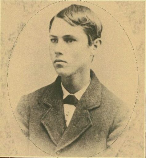 Jesse James - he's somewhere in the family tree Jesse James Outlaw, Wild West Outlaws, Old West Outlaws, Famous Outlaws, The Dictator, Old West Photos, American Frontier, Wilde Westen, History Nerd