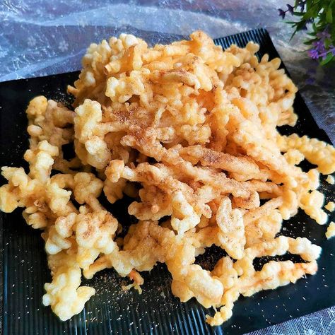 Deep-Fried Seafood Mushrooms: There are many ways to cook seafood mushrooms. If you are interested in this snack, you guys can follow the steps below. Seafood Mushrooms Recipe, Seafood Mushrooms, Wild Recipes, Macrobiotic Recipes, Fried Seafood, Mushroom Dish, Fried Mushrooms, True Food, Cooking Seafood