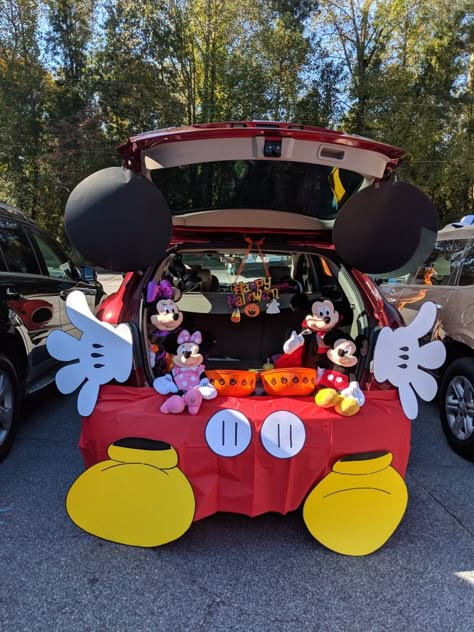 A Mickey Mouse themed car for Trunk or Treat Halloween Car Decorations, Trunker Treat Ideas, Trunk Or Treat Ideas, Mickey Mouse Costume, Treat Ideas, Trunk Or Treat, Family Halloween, Disney Halloween, Halloween Hacks