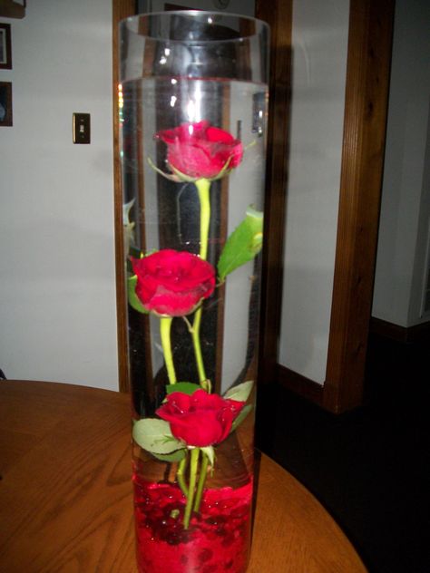 Submerged Flowers, Candles Centerpieces, Ideas Candles, Tea Lights Wedding, Tall Cylinder Vases, Diy Candle Sticks, Centerpieces Diy, Rose Centerpieces, Diy Roses