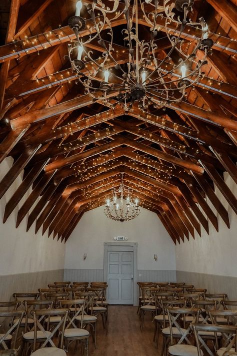 The Boathouse Dougarie has the best of both worlds: stunning interiors like this, captured by Suzie Olsen Photography, as well as gorgeous views thanks to its location on the West Coast of the Isle of Arran. 👏🏻 Wedding Venues Scotland, The Boathouse, Isle Of Arran, Wedding Venues Uk, Scotland Wedding, Beach Side, Barn Weddings, Destination Wedding Venues, Listed Building