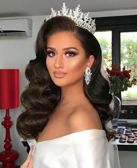 Beauty from Peja #hair and #makeup by #STUDIOArber Long Retro Hair, Bridal Makeup For Brunettes, Pageant Hair, Blonde Balayage Highlights, Brunette Makeup, Quinceanera Hairstyles, Quince Hairstyles, Best Wedding Hairstyles, Bridal Makeup Looks