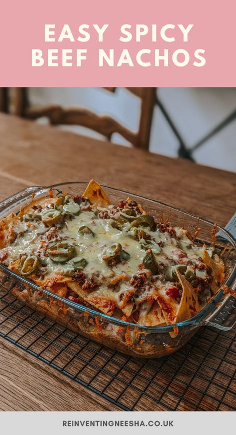 Quick and Easy Spicy Beef Nachos Recipe. Prep and Cook in under 30 minutes. If you like spicy food you definitely have to try this. Quick and Easy Spicy Beef Nachos Recipe. Cook and eat in half an hour. If you don't like spicy food you can make this without the jalapenos or add some sour cream dips to make the flavour mild. Also super easy to swap the beef mince for a vegetarian alternative. #spicyfood #quickandeasyrecipe #nachos #cheesenachos Spicy Minced Beef, Quick Meals With Minced Beef, Spicy Minced Beef Recipes, Chilli Beef Nachos, Chilli Nachos Recipe, Mexican Minced Beef Recipes, Beef Nachos Recipe, Dips To Make, Nachos Recipe Beef