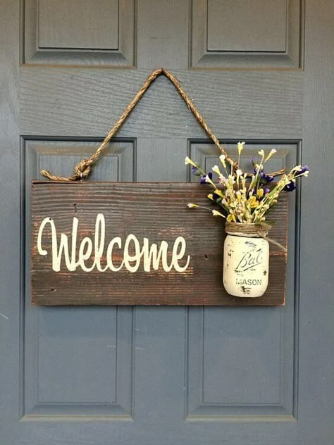 Wood Signs For Home, Porch Welcome Sign, Rustic Country Home, Geek Decor, Rustic Wooden Sign, Country House Decor, Mason Jar Crafts, Welcome Signs, Easy Home Decor