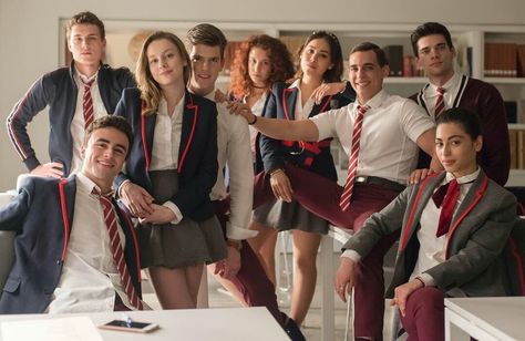 The Elite cast. I love this show... How To Look Attractive, Elite Squad, Ester Exposito, School Uniforms, The Clash, Tv Shows Online, Netflix Series, Best Series, Film Serie