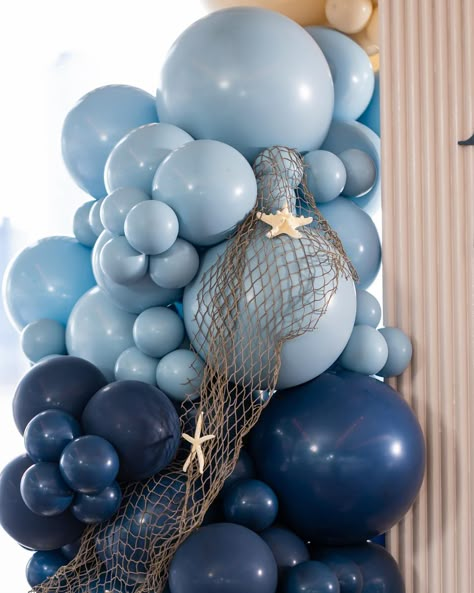 Under The Sea Birthday Party Aesthetic, Beach Inspired Birthday Party, Coastal Theme Birthday Party, 50th Birthday Ocean Theme, Sea Theme Balloon Decoration, Ocean Birthday Decorations, Coastal Birthday Theme, Beach Balloon Arch, Beach Themed Baby Shower Ideas