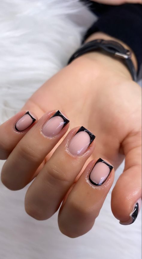 Sort Gel Nails, Extra Short Black French Tip Nails, Black French Natural Nails, Black Micro French Tip Nails, Black French Tip Nails Short, Black French Tip Nails, Short Natural Nails, Black French Nails, Black French Tip