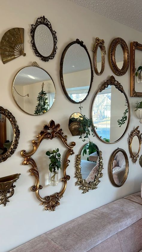 Gold Vintage Living Room, Greek Theme Room, Gallery Wall Living Room Eclectic, Vintage Gold Mirror Wall, Mirror Collage Wall Living Room, Vintage Mirror Gallery Wall, Old Money Aesthetic Decor, Gallery Wall Fireplace, Vintage Picture Frame Wall