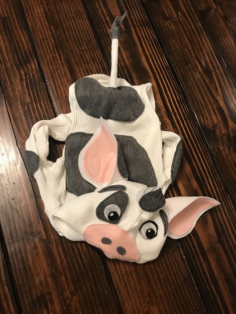 Moana Pig Costume, The Pig From Moana, Pua Costume, Pig From Moana, Matching Family Halloween Costumes, Pua Pig, Diy Baby Costumes, Pig Costume, Infant Costume