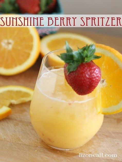 Sunshine berry spritzer non alcoholic beverage (lizoncall.com) #party #punch #brunch #drink Breakfast Punch Recipe, Easy Brunch Party, Breakfast Punch, Party Punch Recipe, Brunch Punch, Easy Party Punch, Alcoholic Punch Recipes, Easy Alcoholic Drinks, Non Alcoholic Punch