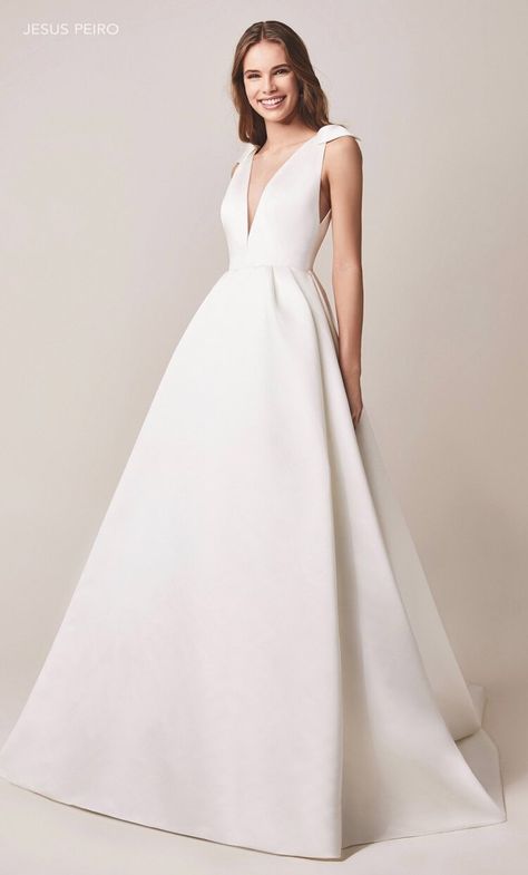 Plain Wedding Dress, Wedding Dress Prices, Jesus Peiro, Wedding Dress With Pockets, Gown Inspiration, Wedding Plan, Summer Dresses For Wedding Guest, Designer Bridal Gowns, Dress Inspo