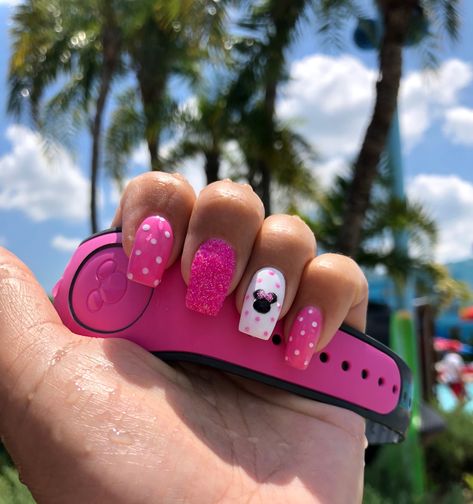 Pink And Purple Disney Nails, Minnie Nails Pink, Disney Nails Pink Minnie Mouse, Matte Disney Nails, Mickey Nails Pink, Disney World Acrylic Nails, Mickey And Friends Nails, Pink Disney Nails Acrylic, Disney Valentine Nails