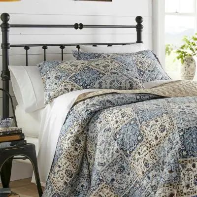 100% Cotton Quilts, King Size Quilts Master Bedrooms, Quilt Bedroom Decor Ideas, King Quilt Sets, Cotton Quilt Set, Bedroom Redo, White Palette, Country Casual, Beach Ideas