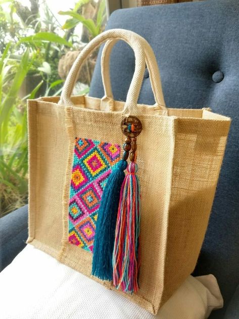 Jute Bags Ideas, Jute Bags Diy, Jute Bags Design Handmade, Jute Bags Design, Sewing Handbag, Canvas Bag Design, Handmade Fabric Bags, Sac Diy, Burlap Bags