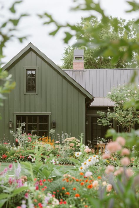 Natural Home Exterior, Exterior Green Paint, Two Tone Exterior, Sage Green House Exterior, Green Farmhouse Exterior, Green Home Exterior, Sage Green House, Farmhouse Exterior Colors, Green Exterior House Colors