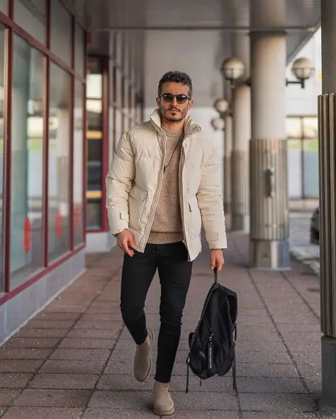 Colorado Outfit Winter Men, Men’s European Fashion Winter, Chelsea Boots Men Outfit Winter, Outfits Hombre Frio, Engineer Outfit Man, Cream Jacket Outfit Men, Black Men Winter Fashion, Cream Jacket Outfit, Beige Boots Outfit