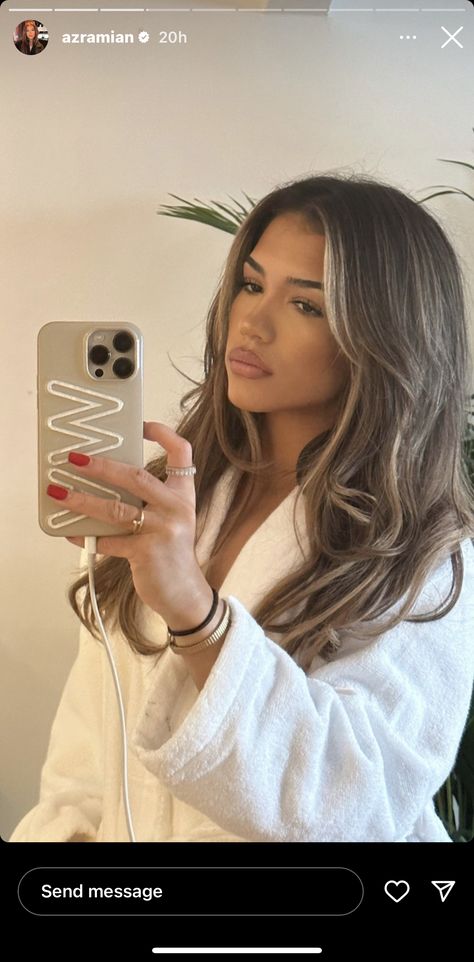 Azra Mian, Balyage Long Hair, Highlights For Dark Brown Hair, Brown Hair Looks, Brown Hair Inspo, Bronde Hair, Brunette Hair With Highlights, Balayage Hair Dark, Hair Streaks