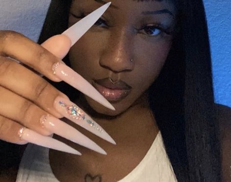 Long Pointy Nails Designs, Long Stellio Nails, Xl Stilleto Acrylic Nails, Xxxl Stiletto Nails, Stilletos Nails Long, Long Nails Pointy, Pointy Acrylics, Staleto Nails Long Design, Medium Stiletto Nails Designs