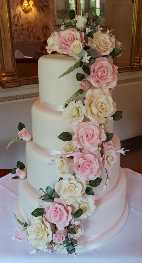 Roses Wedding Cake, Fountain Wedding Cakes, One Tier Cake, One Layer Cakes, Wedding Cake Flavors, Quinceanera Cakes, Wedding Cake Roses, 60th Birthday Cakes, Floral Wedding Cake