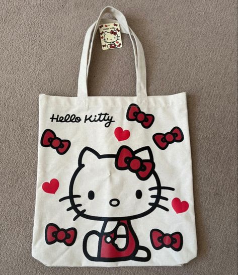 Preppy Tote Bags, Tote Bag Diy Pattern, Hello Kitty Tote Bag, Decorated Tote Bags, Creative Tote Bag, Painted Canvas Bags, Anime Tote Bag, Cool Stencils, Totes Ideas