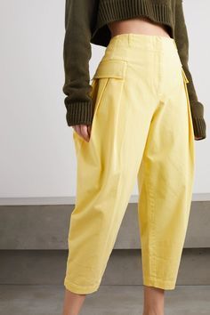 ac796a52db3f16bbdb6557d3d89d1c5adesc51035423ri Tapered Cargo Pants, Balloon Pants, Yellow Pants, Wardrobe Tips, Outfits Chic, Stylish Pants, Nice Style, Pants Design, Chic Fashion