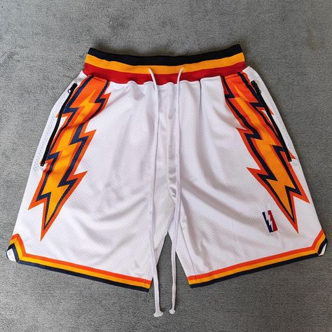 golden state warriors shorts white Y2k Basketball Shorts, Basketball Inspo Outfits, Streetwear Mesh Shorts, Mesh Short Design, Graphic Shorts Men, 80s Sports Fashion, Street Wear Shorts, Streetwear Fashion Shorts, Mens Mesh Shorts