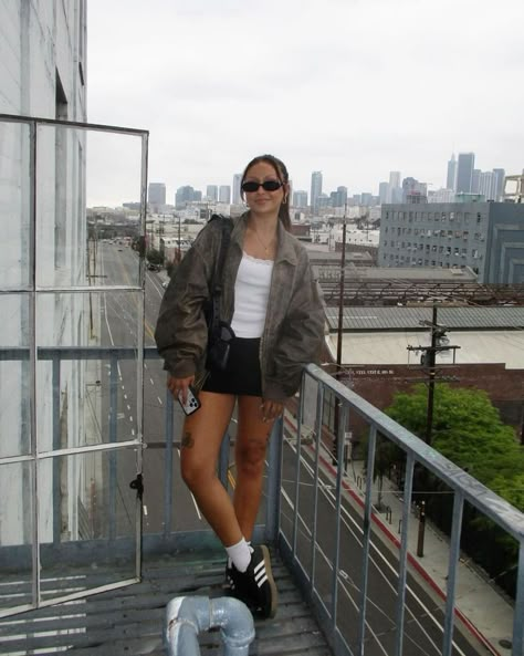 Black adidas samba outfit, Spring fashion, Summer fashion, Clean girl aesthetic Looks Adidas, 00s Mode, Adidas Samba Outfit, Nyc Fits, Samba Outfit, Nyc Outfits, New York Outfits, Mode Zara, Europe Outfits