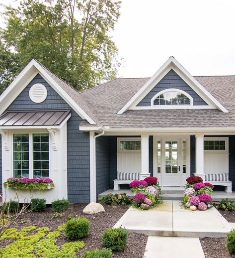 burgundy and pink fall front porch decor. Burgundy, purple and pink mums give a non-traditional fall feel to this dark grey lake house. Front Porch Garden, Lake Houses Exterior, Fall Front Porch Decor, Fall Front Porch, Porch Garden, House With Porch, Front Porch Decorating, Fall Front, House Paint Exterior