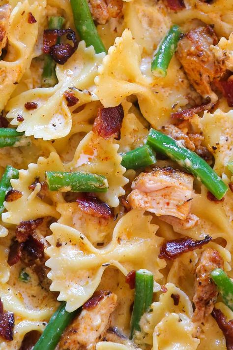 Creamy Chicken Pasta With Green Beans And Bacon, Chicken Green Bean Pasta, Creamy Chicken And Corn Pasta With Bacon, Chicken Pasta Green Beans, Creamy Chicken And Green Beans, Pasta And Green Beans Recipes, Chicken Corn Green Beans, Pasta And Green Beans, Smoked Chicken Pasta