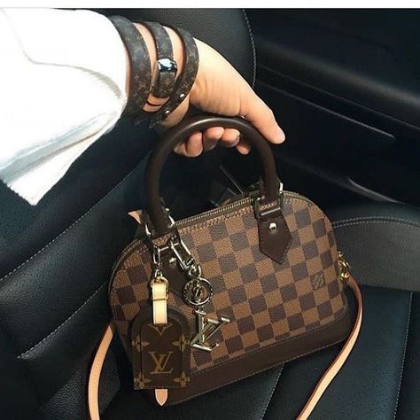 Boujee Fashion, Tas Louis Vuitton, Tas Lv, Sac Louis Vuitton, Trendy Purses, Dream Bags, Luxury Purses, Fancy Bags, Pretty Bags