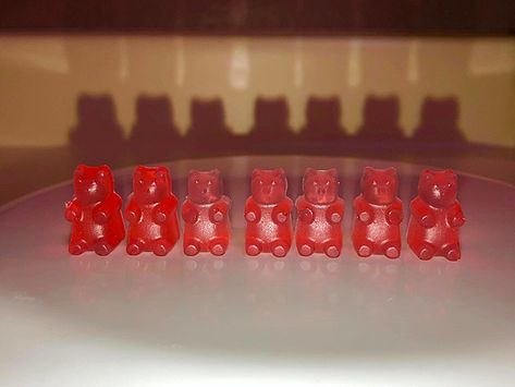 Each bear is 1.5 calories, plus they are SO EASY to make! Gummies Recipe, Sugar Free Drinks, Bear Recipes, Cherry Limeade, Raspberry Lemonade, Crystal Light, Meals For Two, Gummy Bears, Mixed Drinks