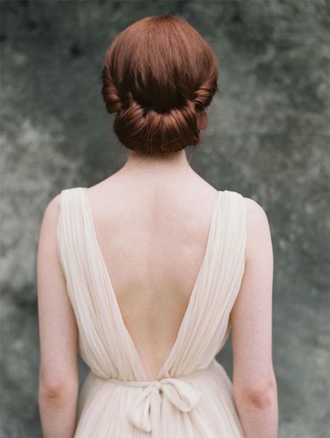 Gibson-Roll-Tucked-Upstyle-Wedding-Hair-Inspiration-Bridal-Musings-Wedding-Blog-1-630x837 Upstyle Wedding Hair, Chignon Simple, Sanggul Modern, Retro Wedding Hair, Classic Wedding Hair, Twisted Hair, Romantic Wedding Hair, Bridal Hair Inspiration, Vintage Wedding Hair