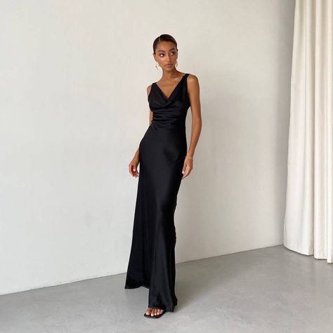 Stylish Maxi Dress, Satin Formal Dress, Sundress Dress, Midi Dress Style, Elegant Party Dresses, Silk Dress Long, Elegant Dresses Long, Gowns Of Elegance, Satin Maxi Dress